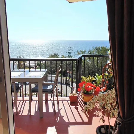 Apartment One Bedroom, Top Floor, By The Sea,